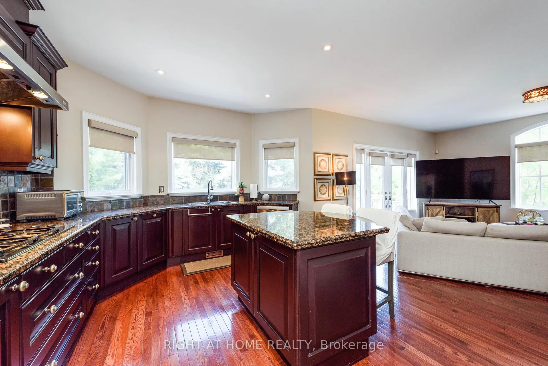 Photo 17 of 2243 Providence Road, Oakville, River Oaks — HOMEH