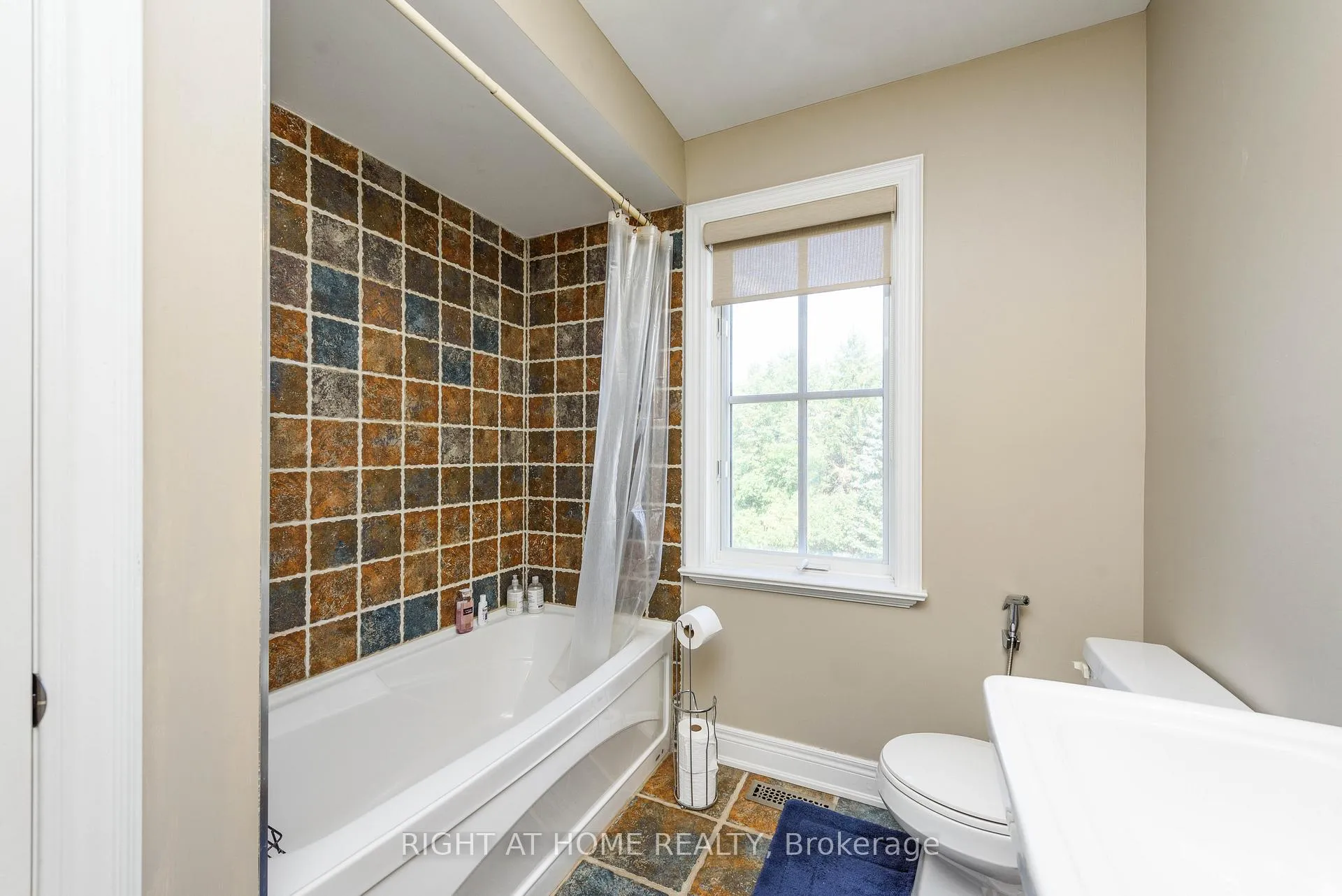 Photo 21 of 2243 Providence Road, Oakville, River Oaks — HOMEH