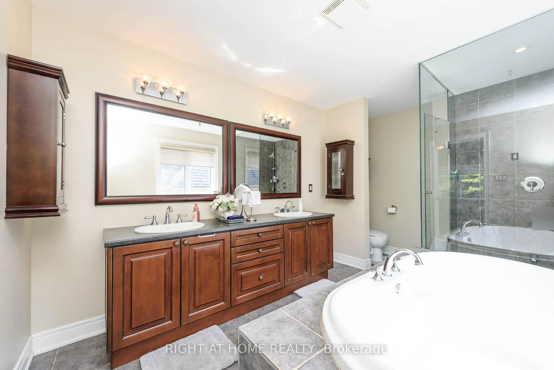 Photo 26 of 2243 Providence Road, Oakville, River Oaks — HOMEH