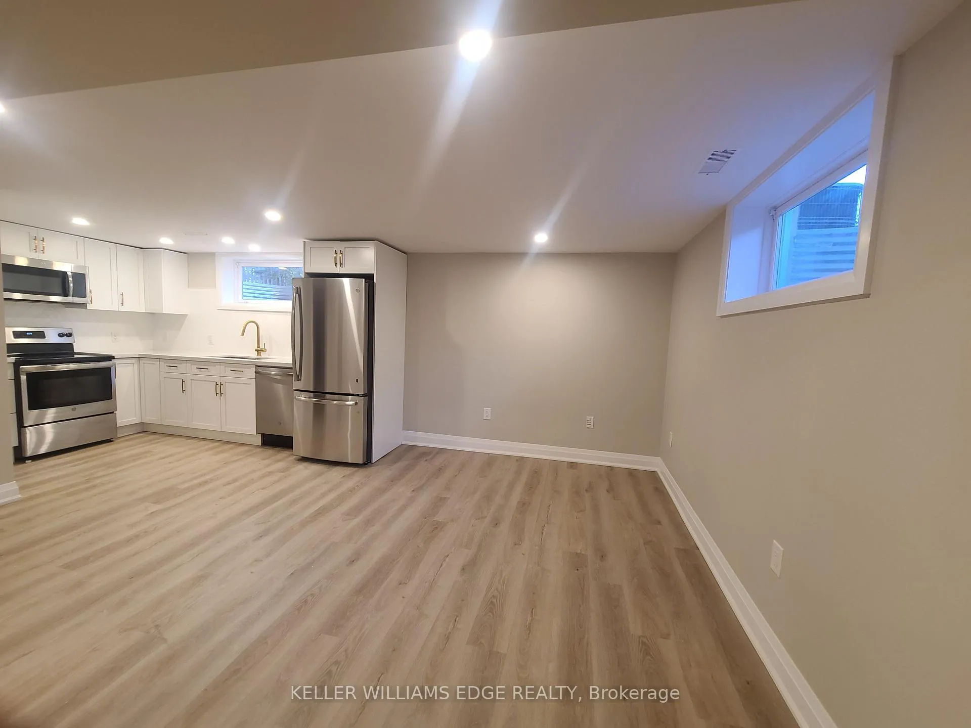 Front of Unit basement, 10 Sherwood Rise