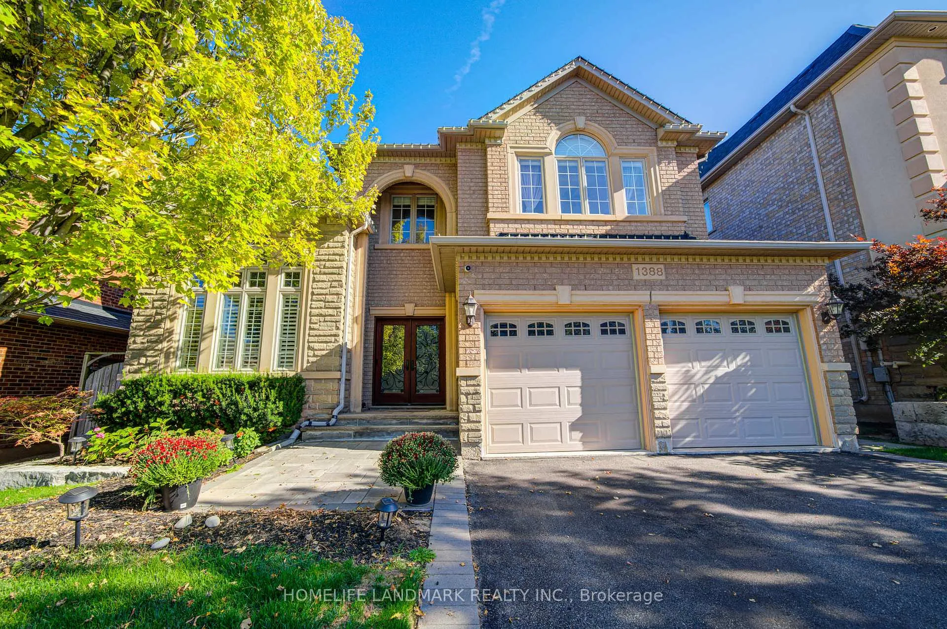 Photo 2 of 1388 Pinery Crescent, Oakville, Joshua Creek — HOMEH