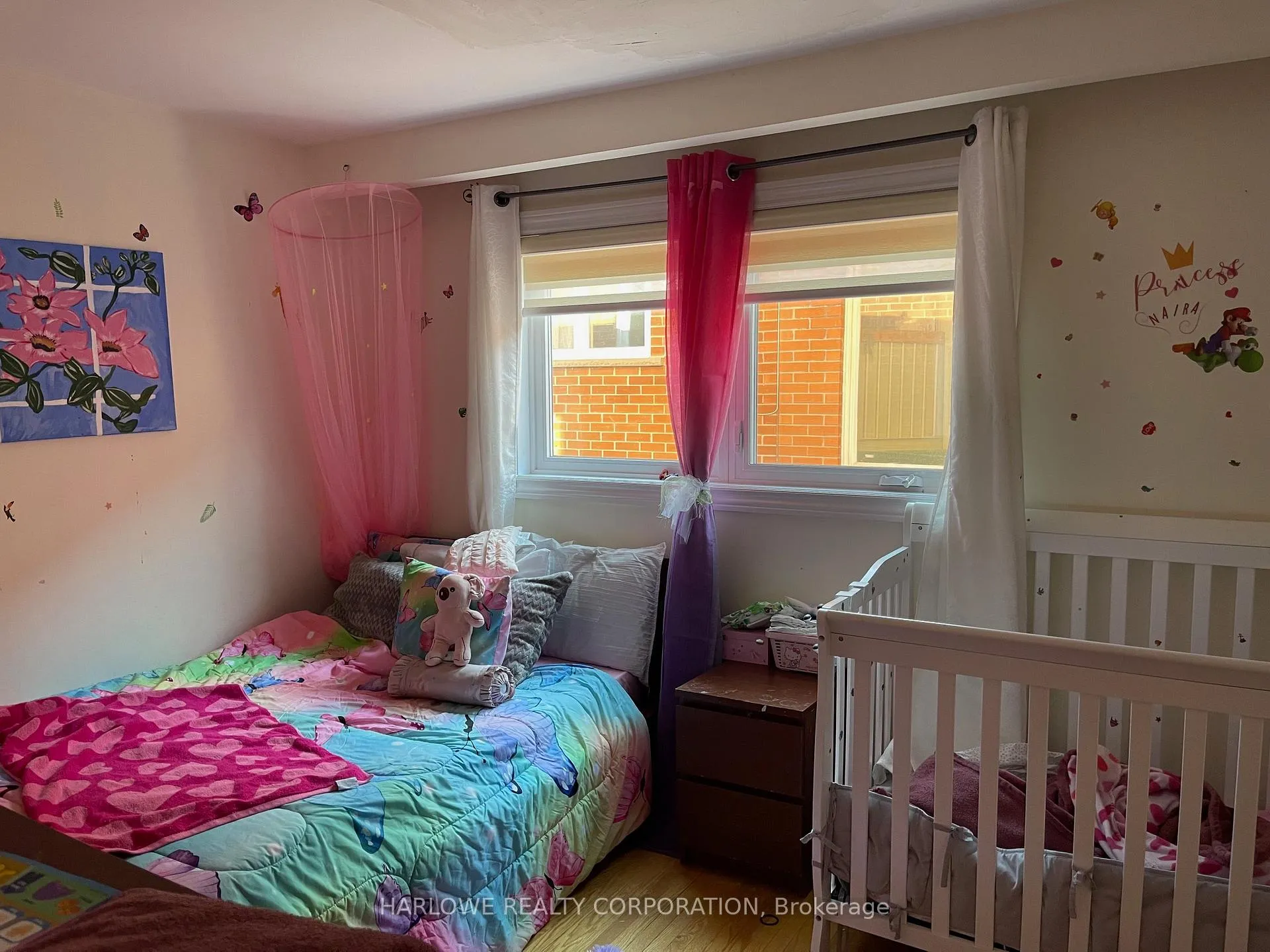Photo 12 of 245 Derrydown Road, North York, York University Heights — HOMEH