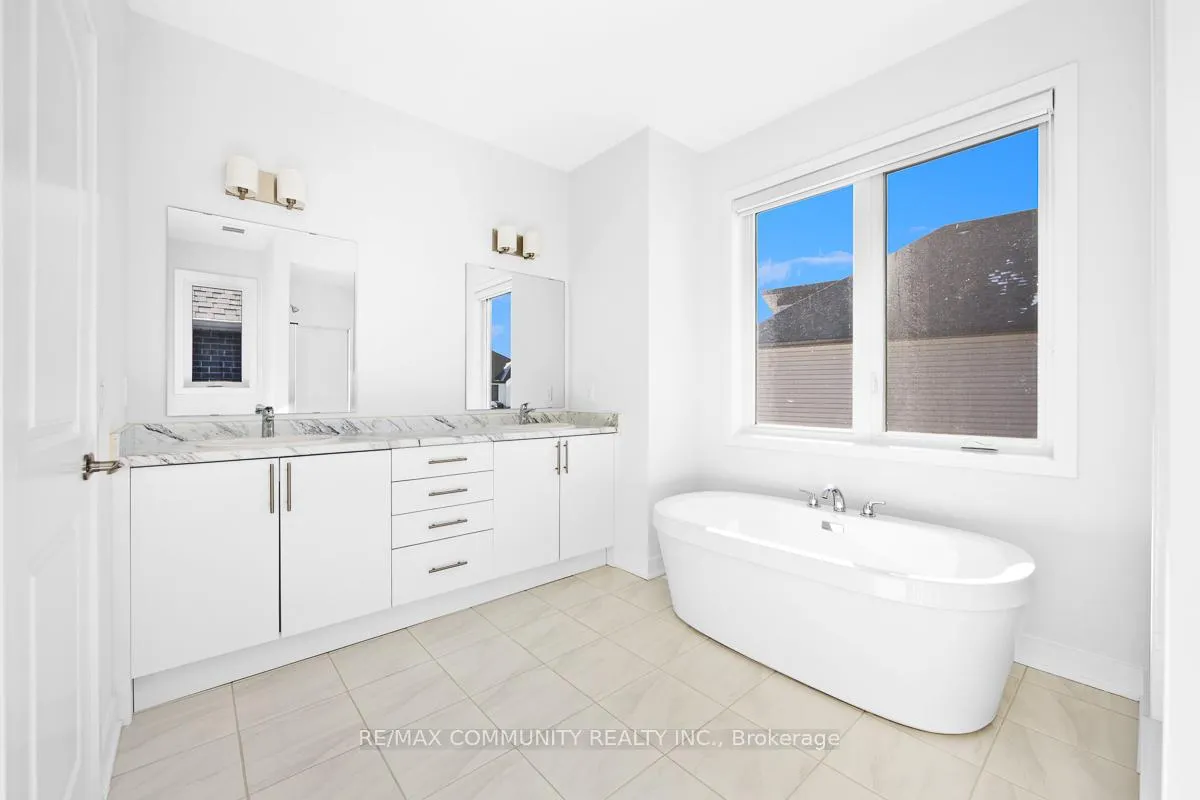 Photo 15 of 1039 Thompson Drive, Oshawa, Kedron — HOMEH