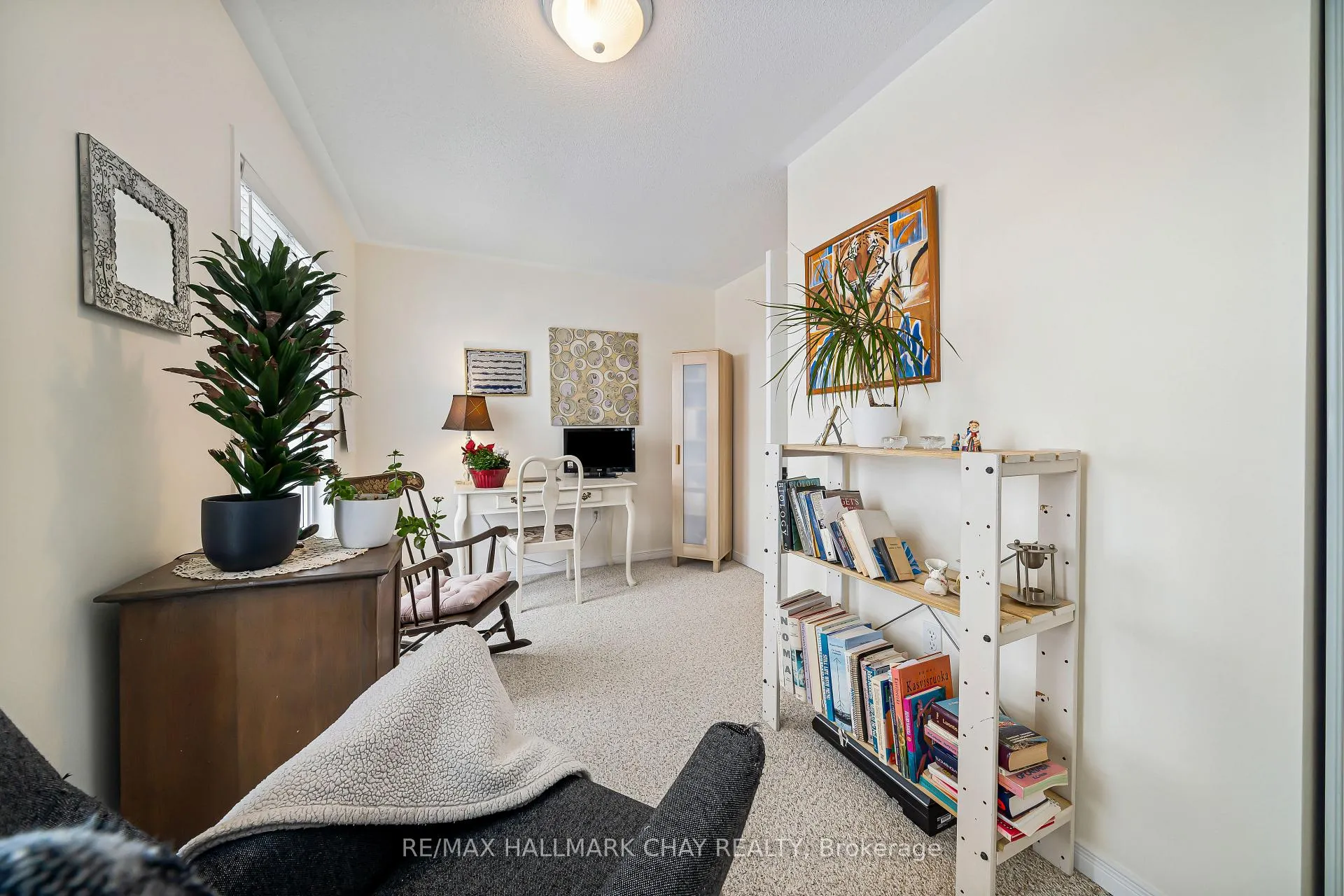 Photo 4 of Unit 13, 571 Longworth Avenue, Clarington, Bowmanville — HOMEH