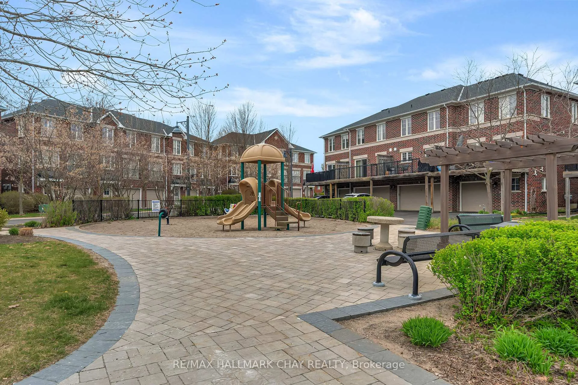 Photo 15 of Unit 13, 571 Longworth Avenue, Clarington, Bowmanville — HOMEH
