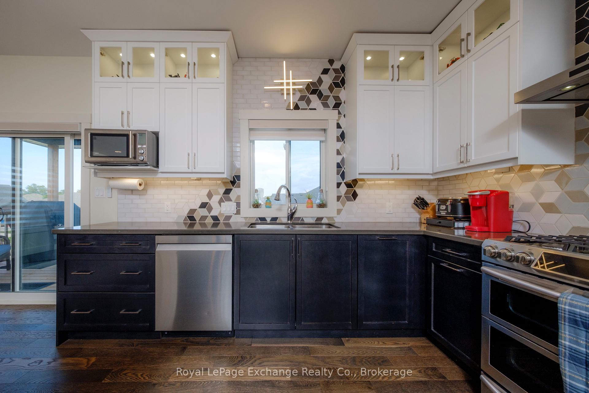 Photo 16 of 31 Lakefield Drive, Kincardine — HOMEH