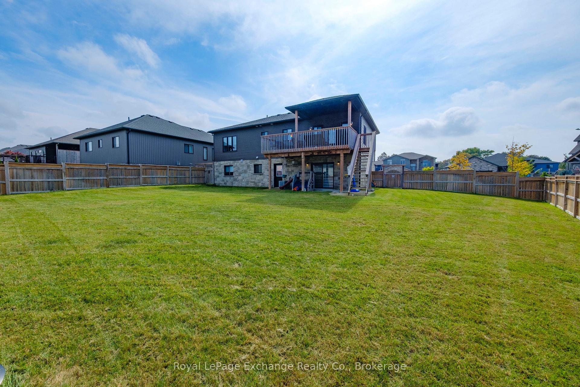 Photo 36 of 31 Lakefield Drive, Kincardine — HOMEH