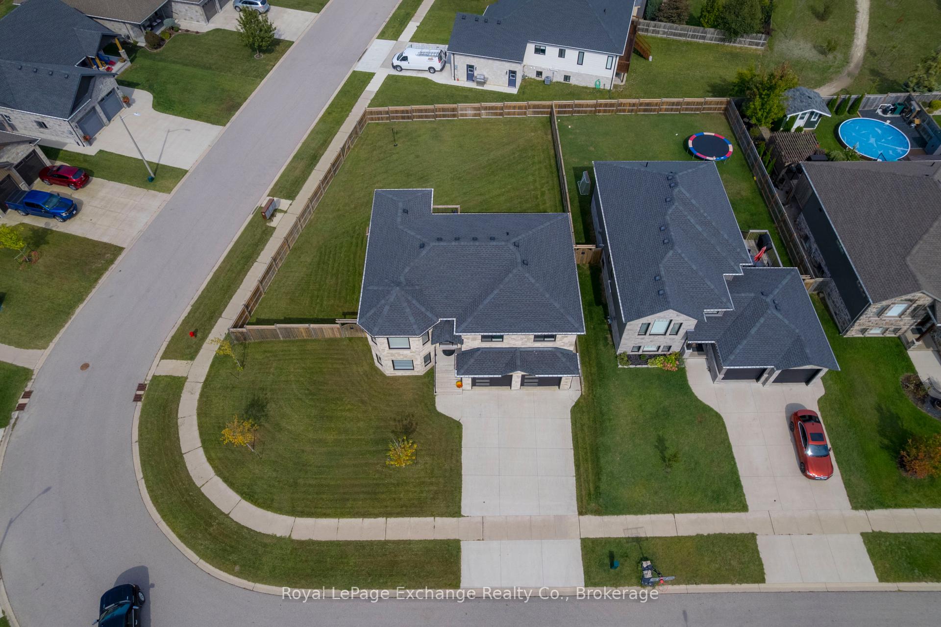 Photo 38 of 31 Lakefield Drive, Kincardine — HOMEH