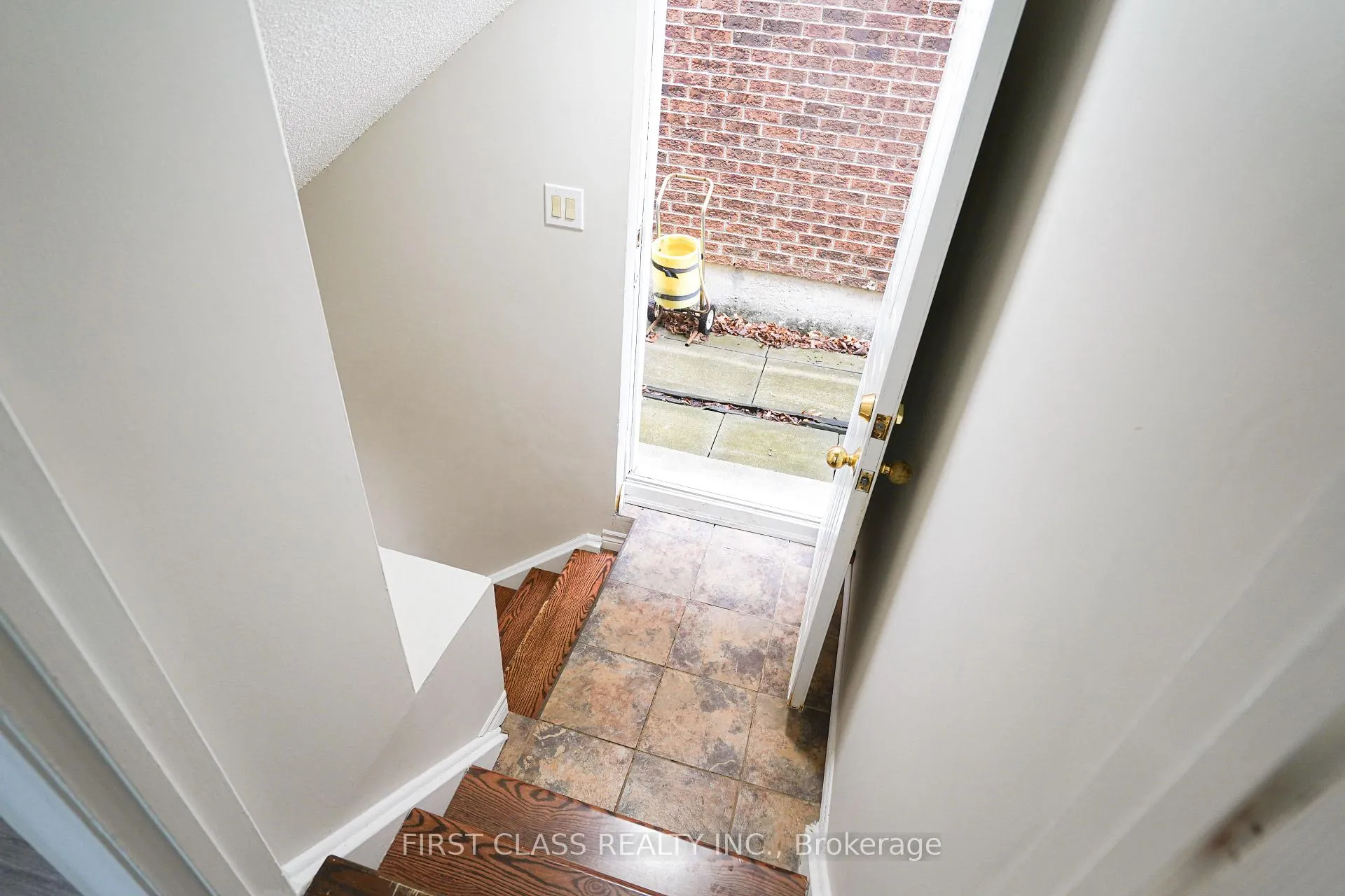 Photo 20 of 12 Radford Crescent, Markham, Sherwood-Amberglen — HOMEH