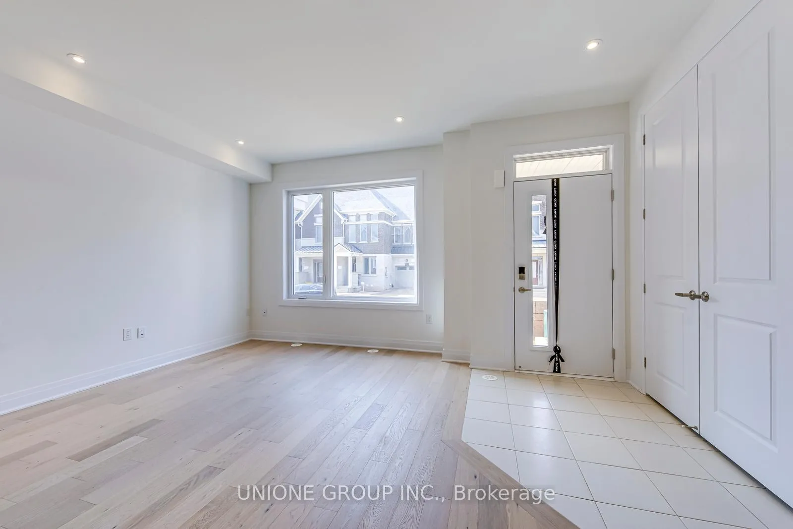 Photo 4 of 3271 Crystal Drive, Oakville, Glenorchy — HOMEH