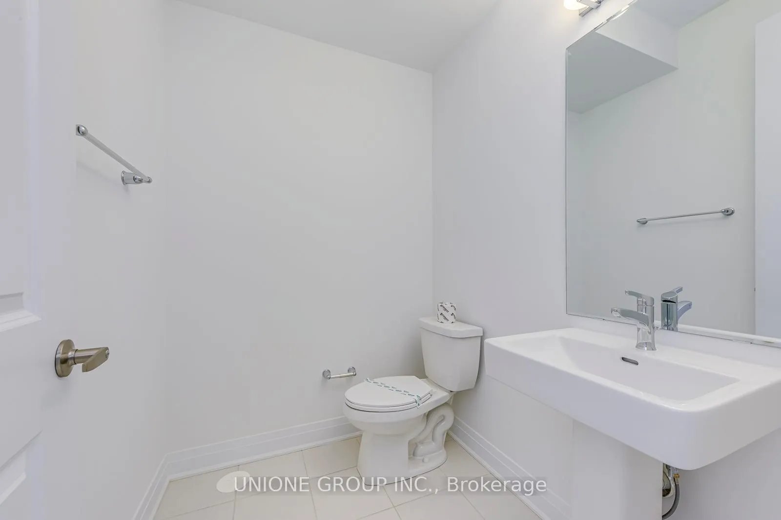 Photo 10 of 3271 Crystal Drive, Oakville, Glenorchy — HOMEH