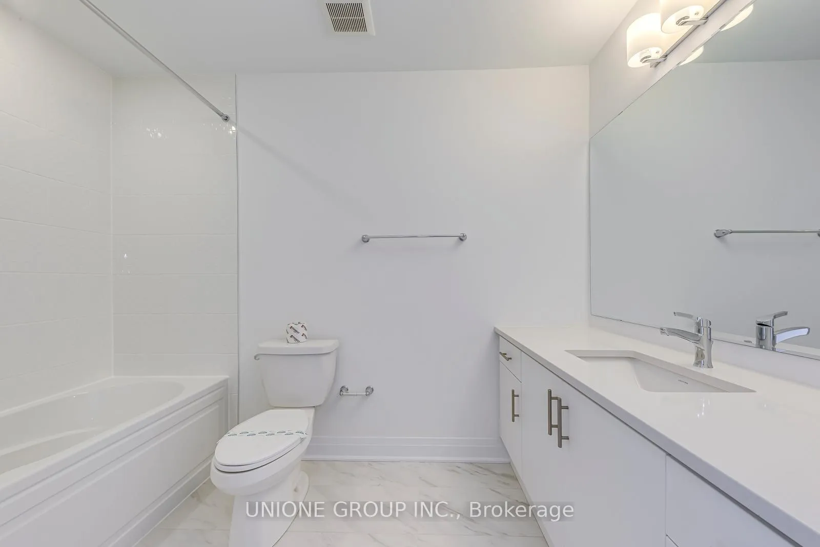 Photo 35 of 3271 Crystal Drive, Oakville, Glenorchy — HOMEH