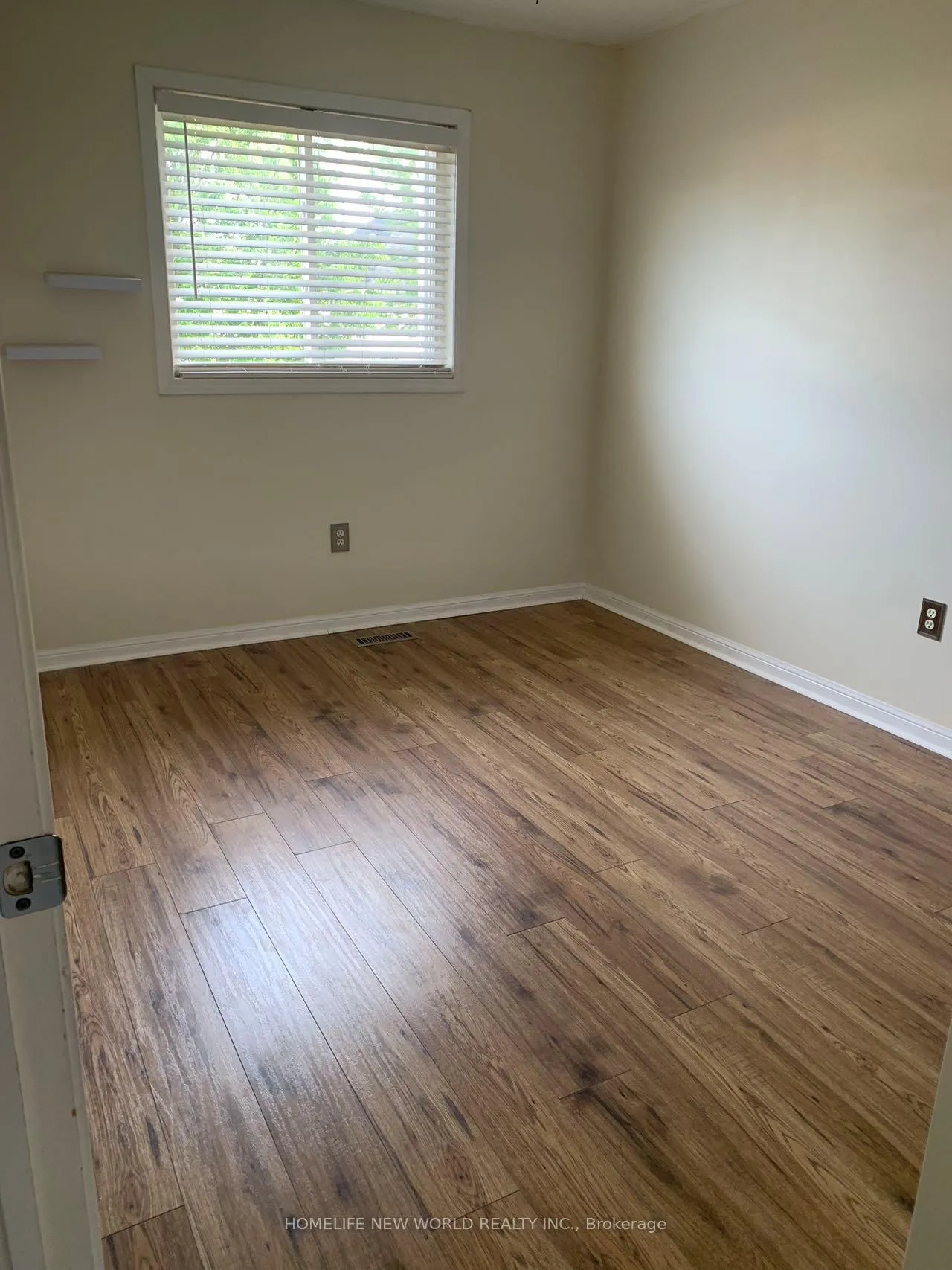 Photo 2 of 50 Toscana Drive, Whitby, Taunton North — HOMEH