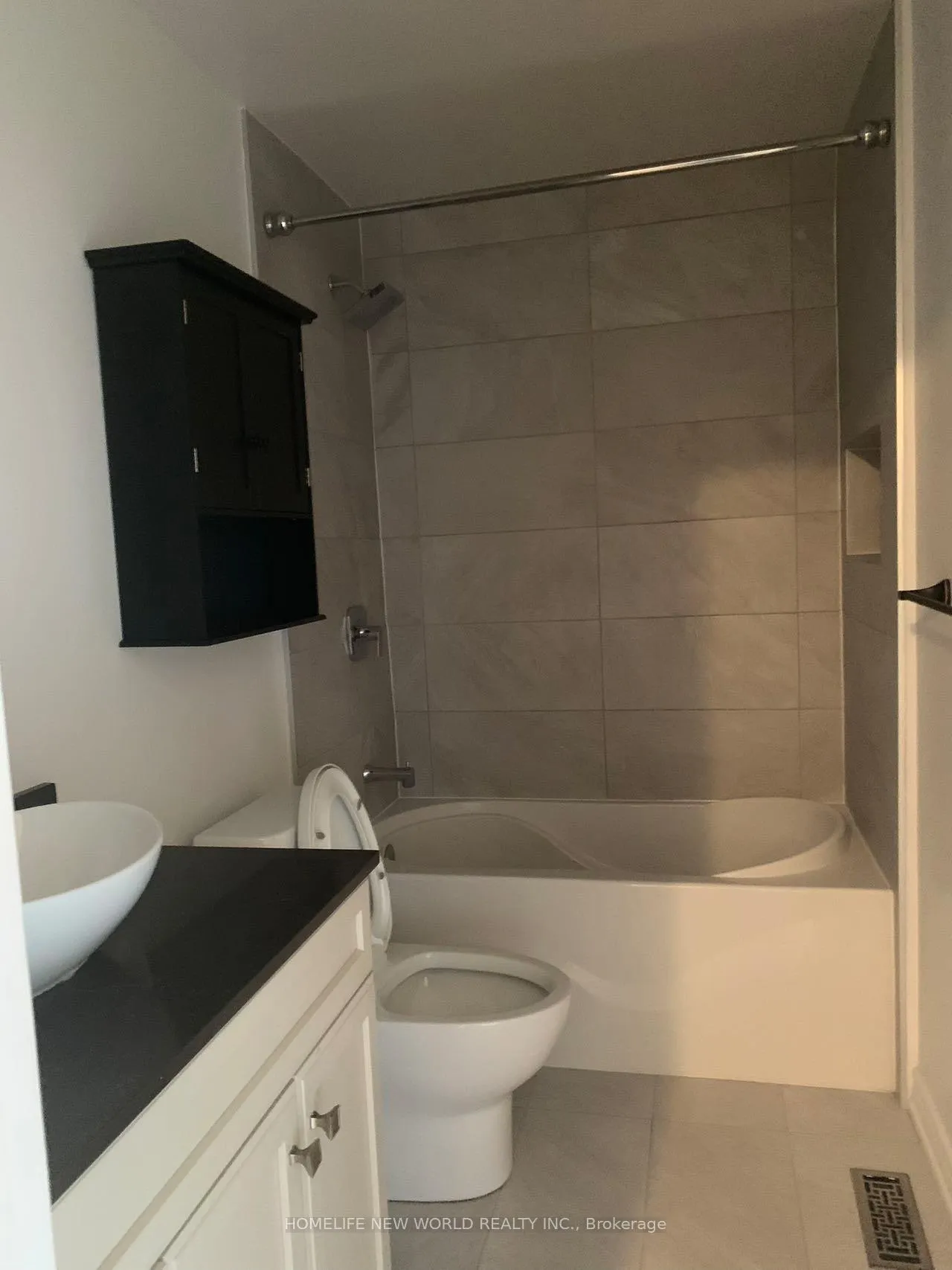 Photo 4 of 50 Toscana Drive, Whitby, Taunton North — HOMEH