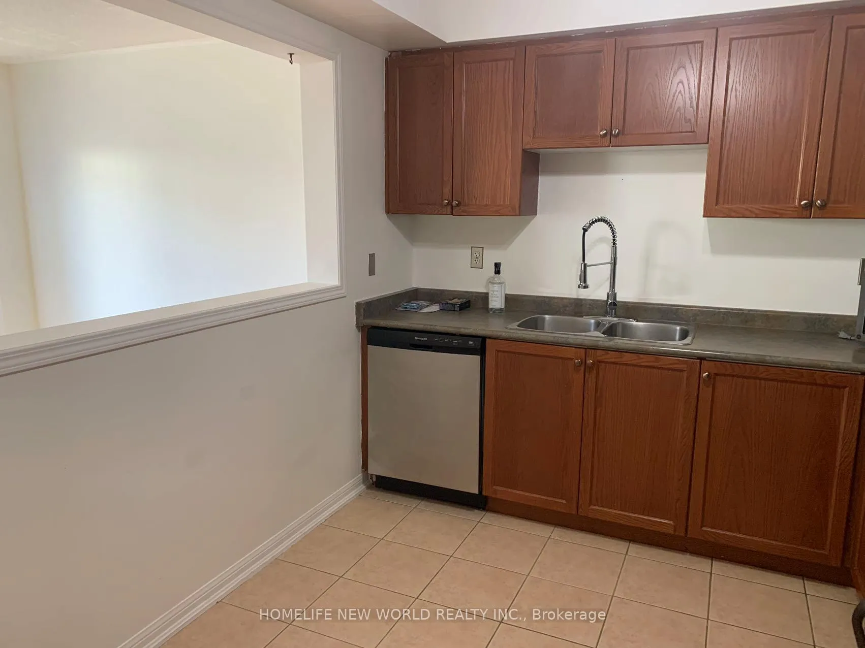 Photo 7 of 50 Toscana Drive, Whitby, Taunton North — HOMEH
