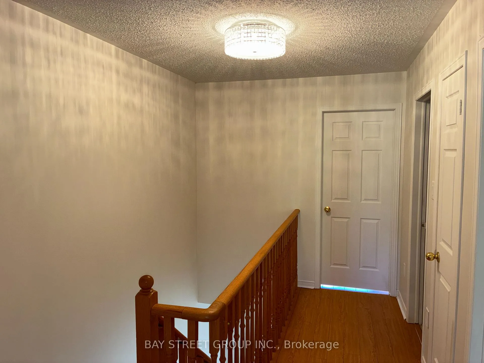 Photo 14 of 4404 Vallence Drive, Burlington, Shoreacres — HOMEH