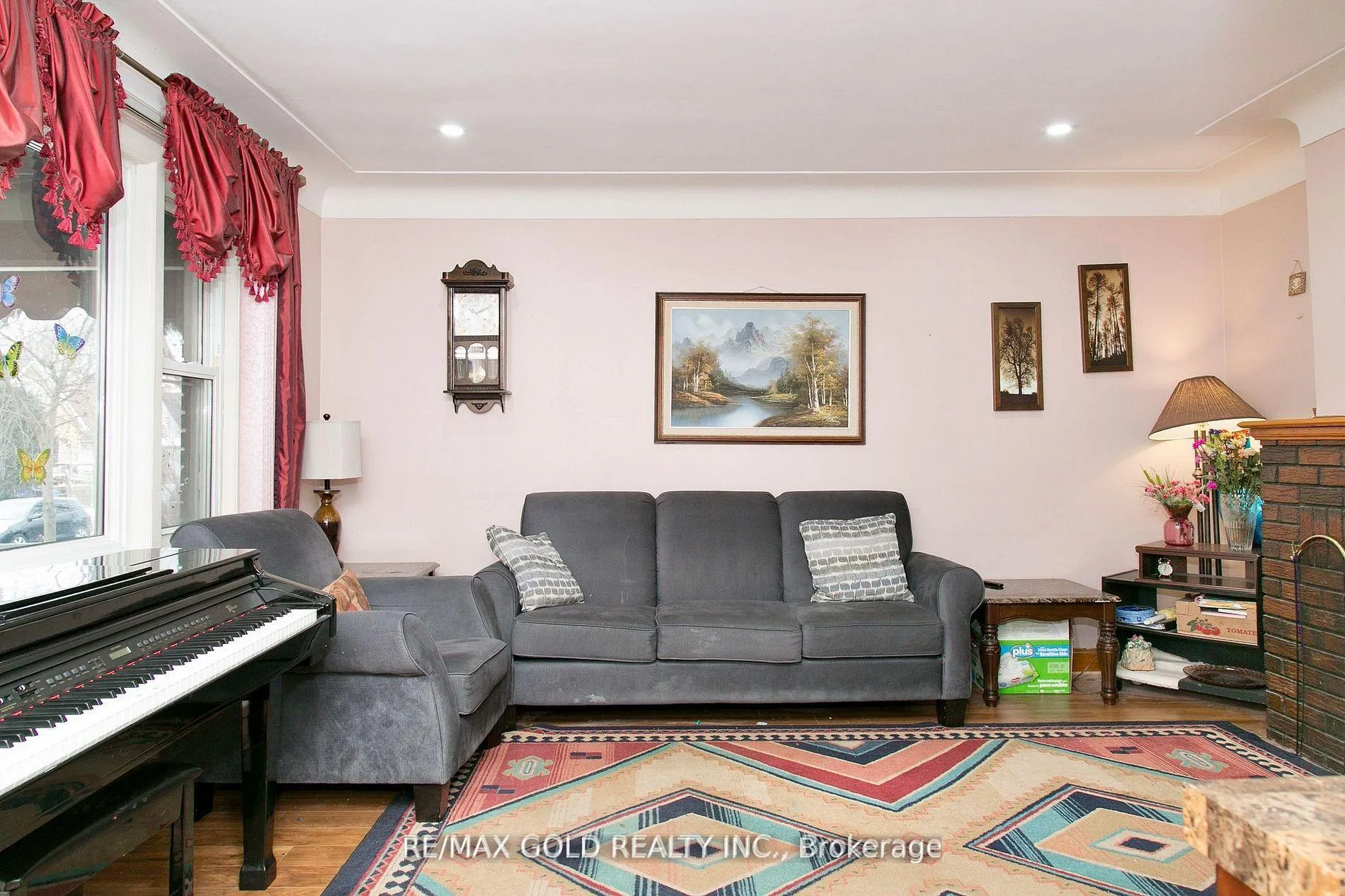 Photo 6 of 1236 Hickory Road, Windsor — HOMEH
