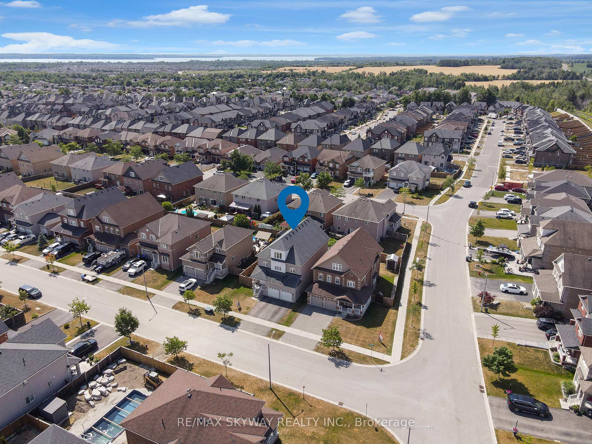 Photo 3 of 1433 Sheldon Street, Innisfil, Alcona — HOMEH