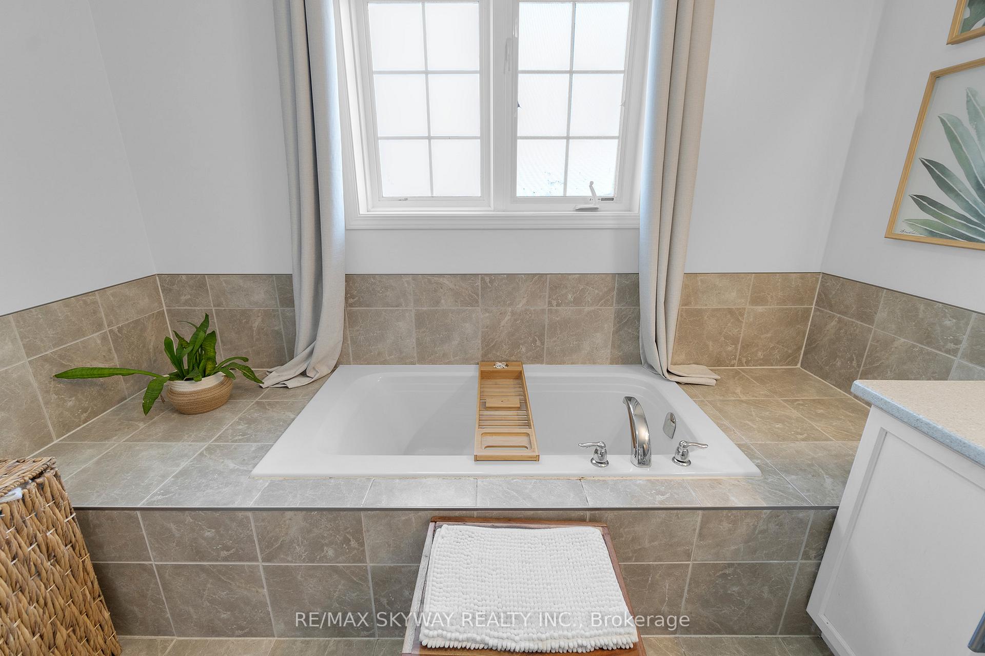 Photo 24 of 1433 Sheldon Street, Innisfil, Alcona — HOMEH