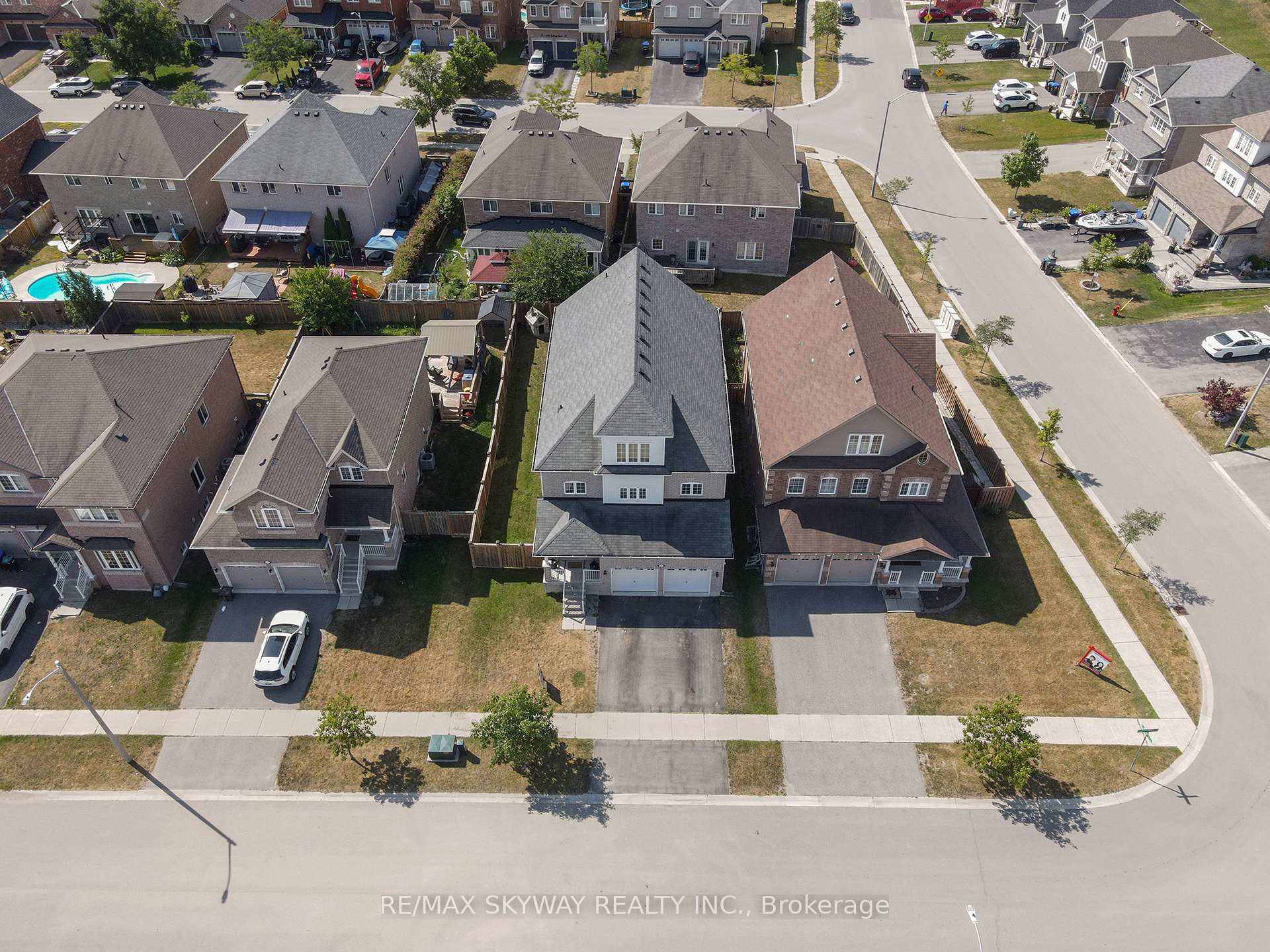 Photo 45 of 1433 Sheldon Street, Innisfil, Alcona — HOMEH
