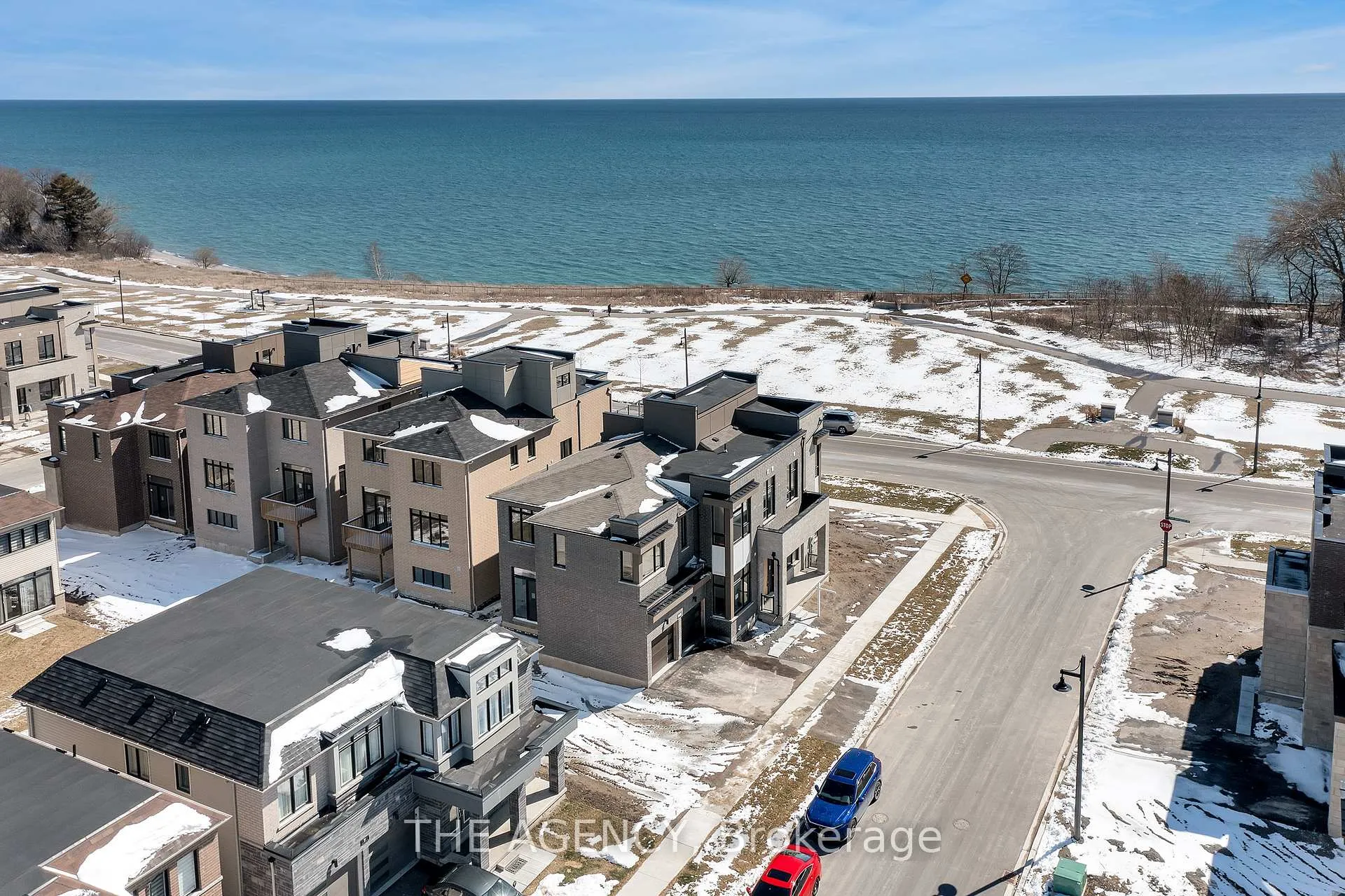 Photo 4 of 3 Clipper Lane, Clarington, Bowmanville — HOMEH