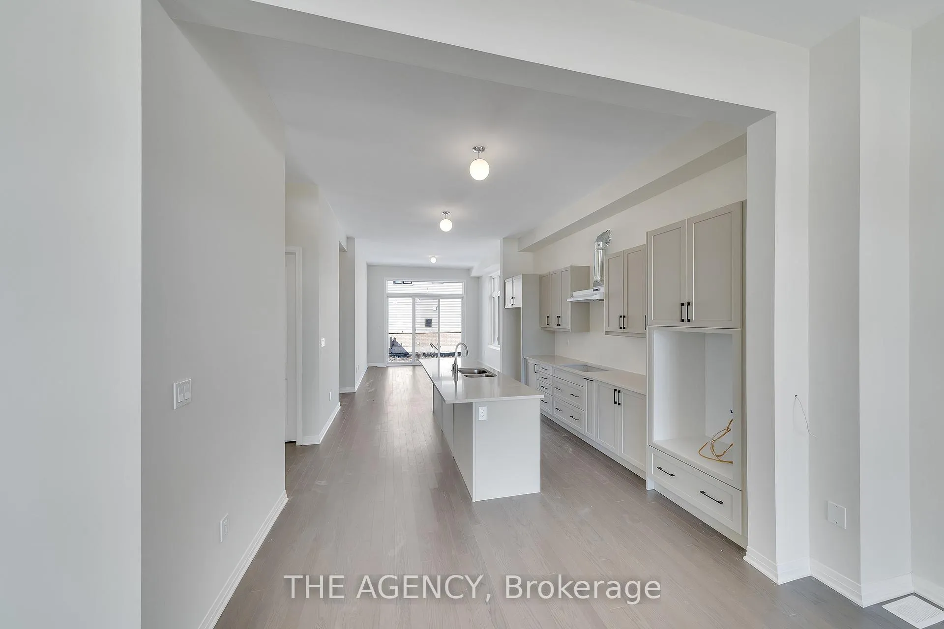 Photo 13 of 3 Clipper Lane, Clarington, Bowmanville — HOMEH