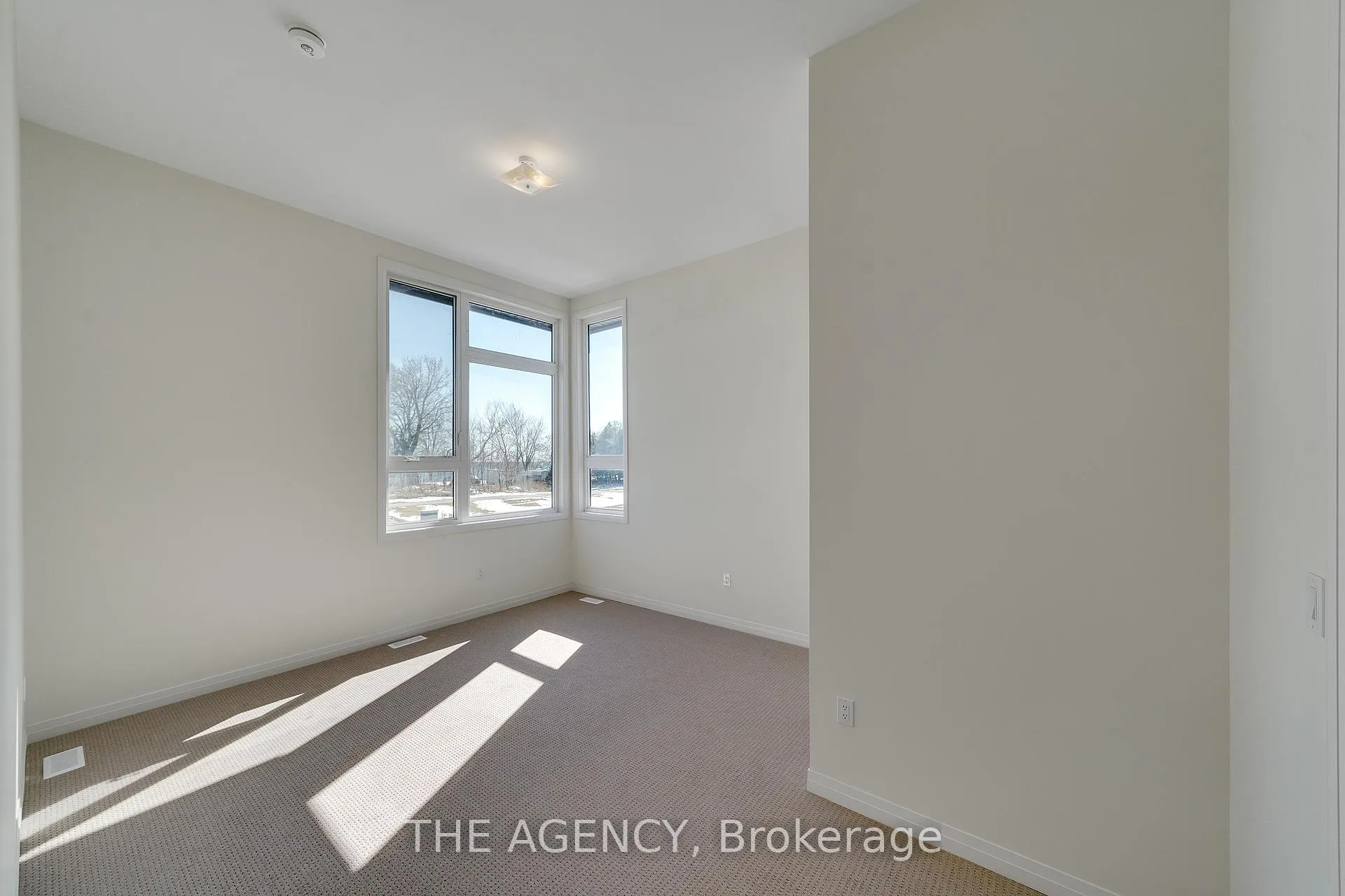 Photo 31 of 3 Clipper Lane, Clarington, Bowmanville — HOMEH
