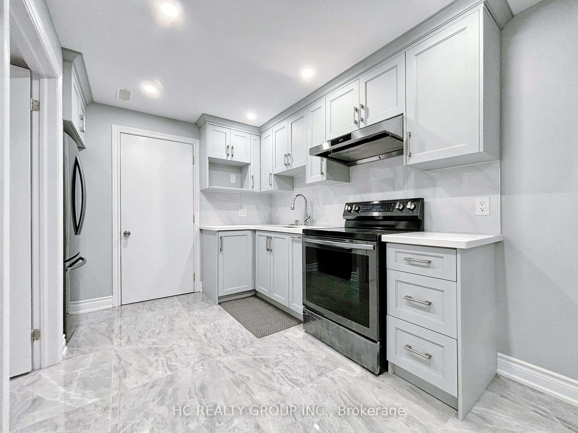 Photo 3 of 310 Hammersly Boulevard, Markham, Wismer — HOMEH