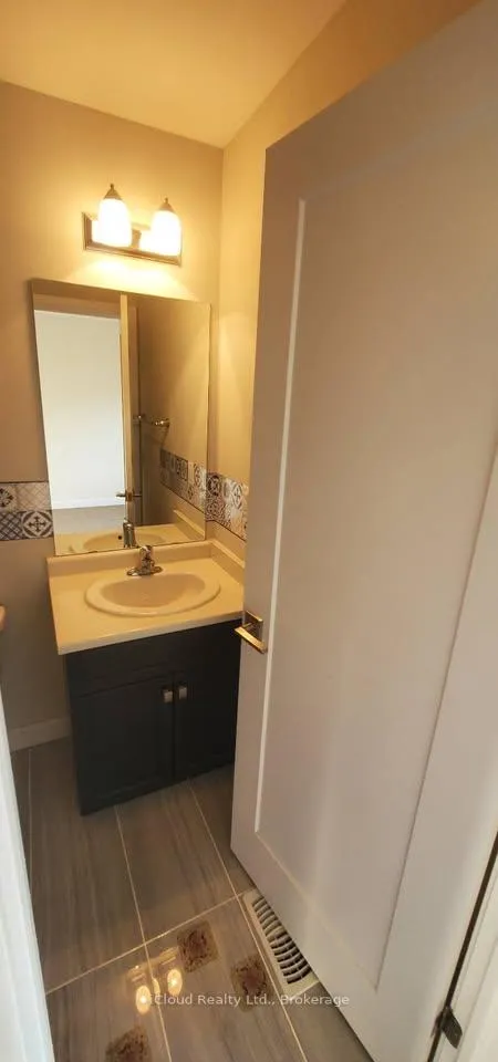 Photo 3 of Unit 87, 1169 Garner Road E, Hamilton, Meadowlands — HOMEH