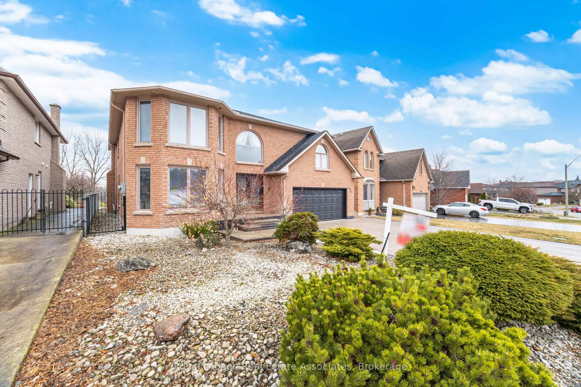 Photo 3 of 100 National Drive, Hamilton, Gershome — HOMEH