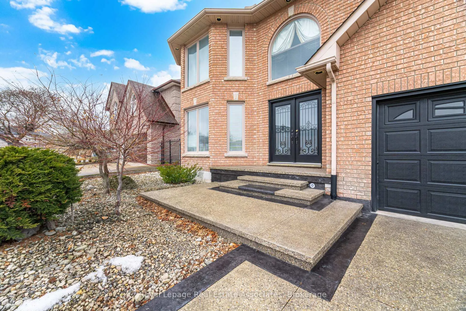 Photo 5 of 100 National Drive, Hamilton, Gershome — HOMEH