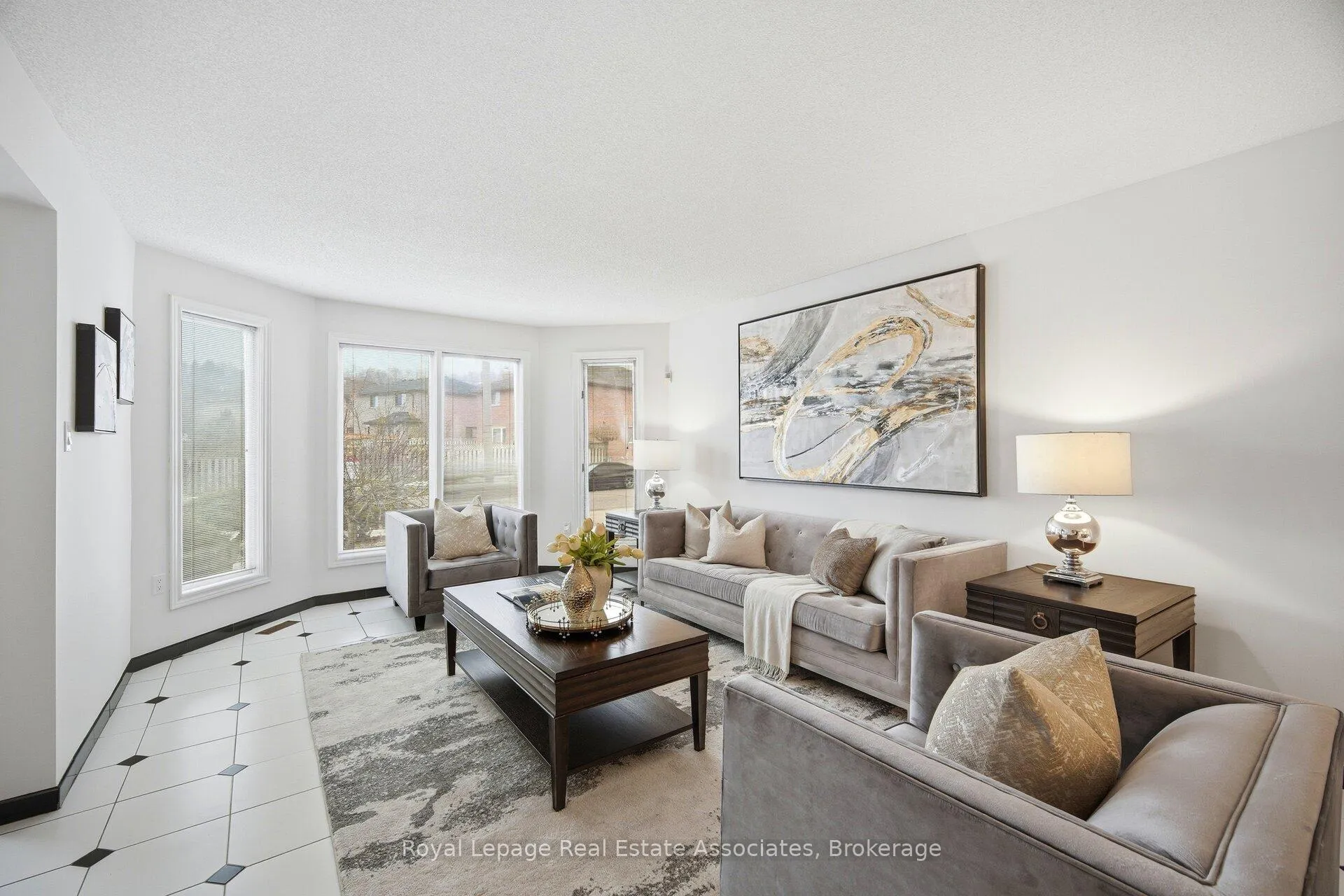 Photo 9 of 100 National Drive, Hamilton, Gershome — HOMEH