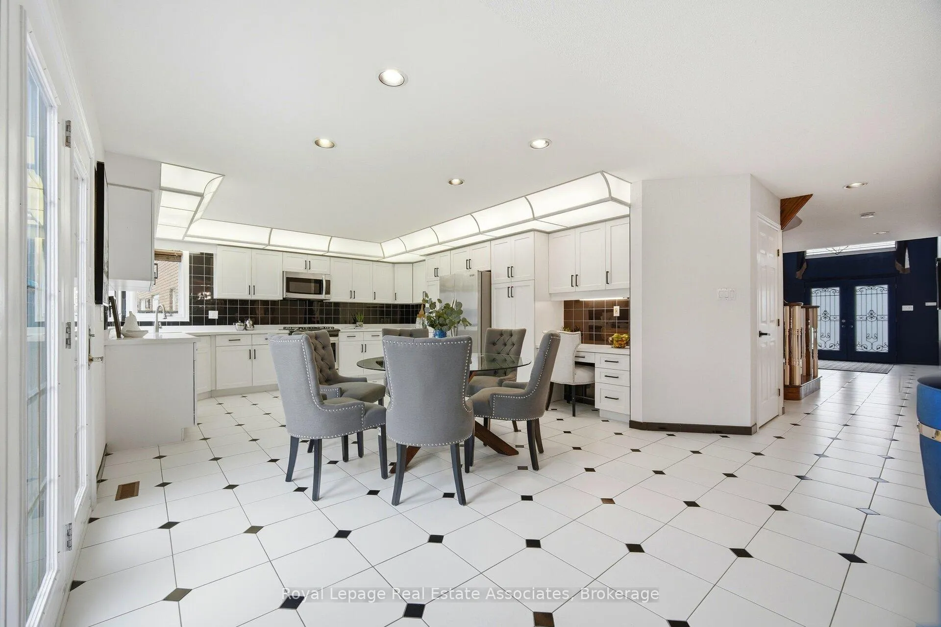 Photo 22 of 100 National Drive, Hamilton, Gershome — HOMEH