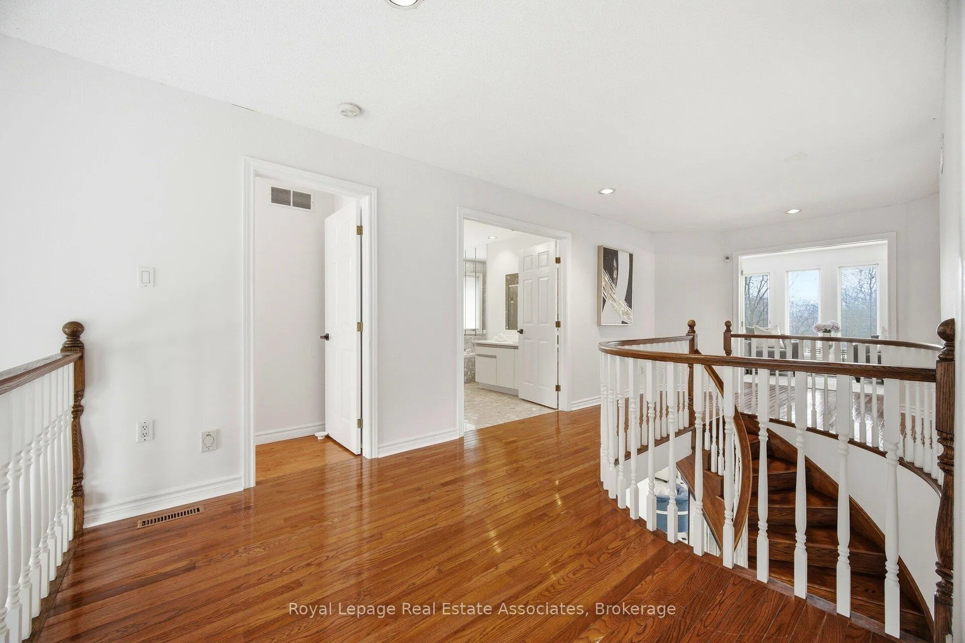 Photo 32 of 100 National Drive, Hamilton, Gershome — HOMEH