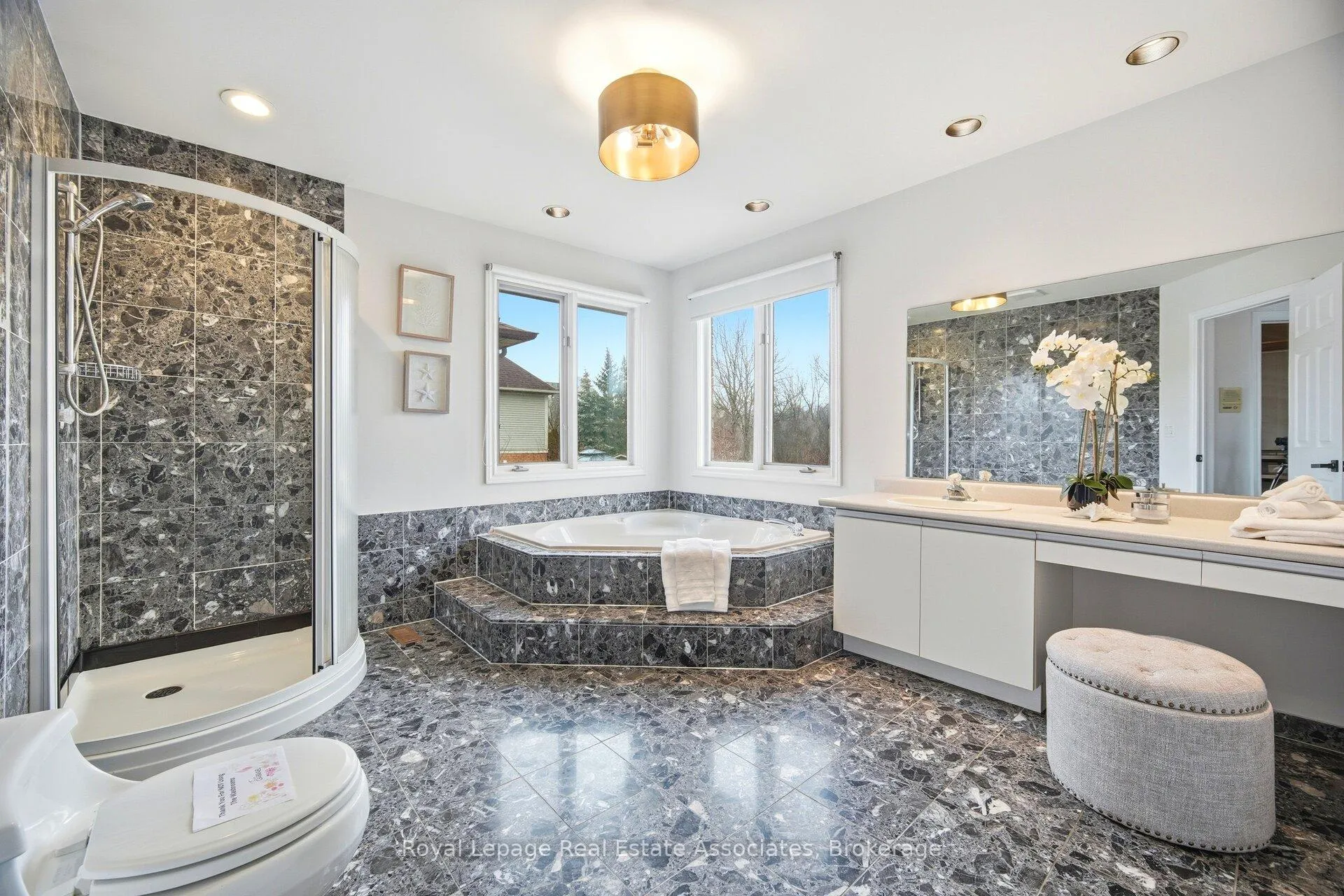 Photo 37 of 100 National Drive, Hamilton, Gershome — HOMEH