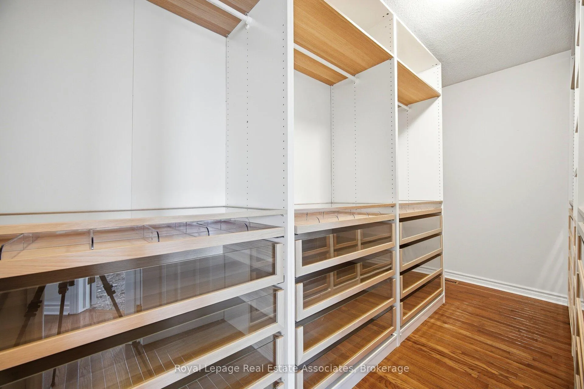 Photo 39 of 100 National Drive, Hamilton, Gershome — HOMEH