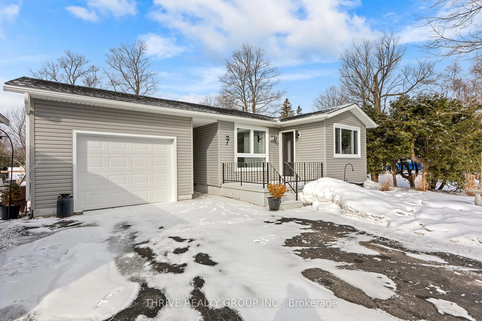 Photo 3 of 7 Salkeld Street, Goderich, Goderich (Town) — HOMEH