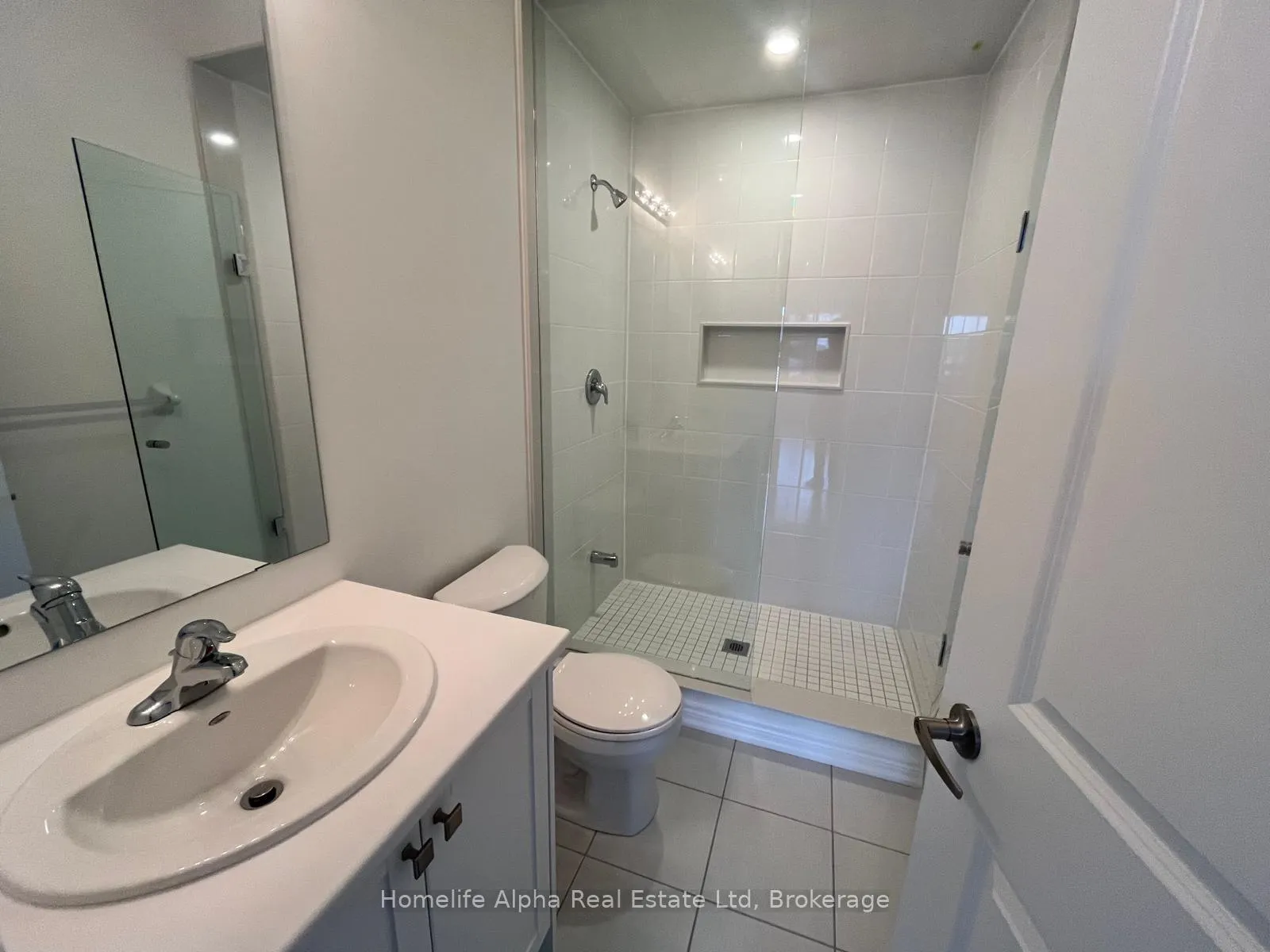 Photo 4 of 1260 Elizabeth MacKenzie Drive S, Pickering, Rural Pickering — HOMEH