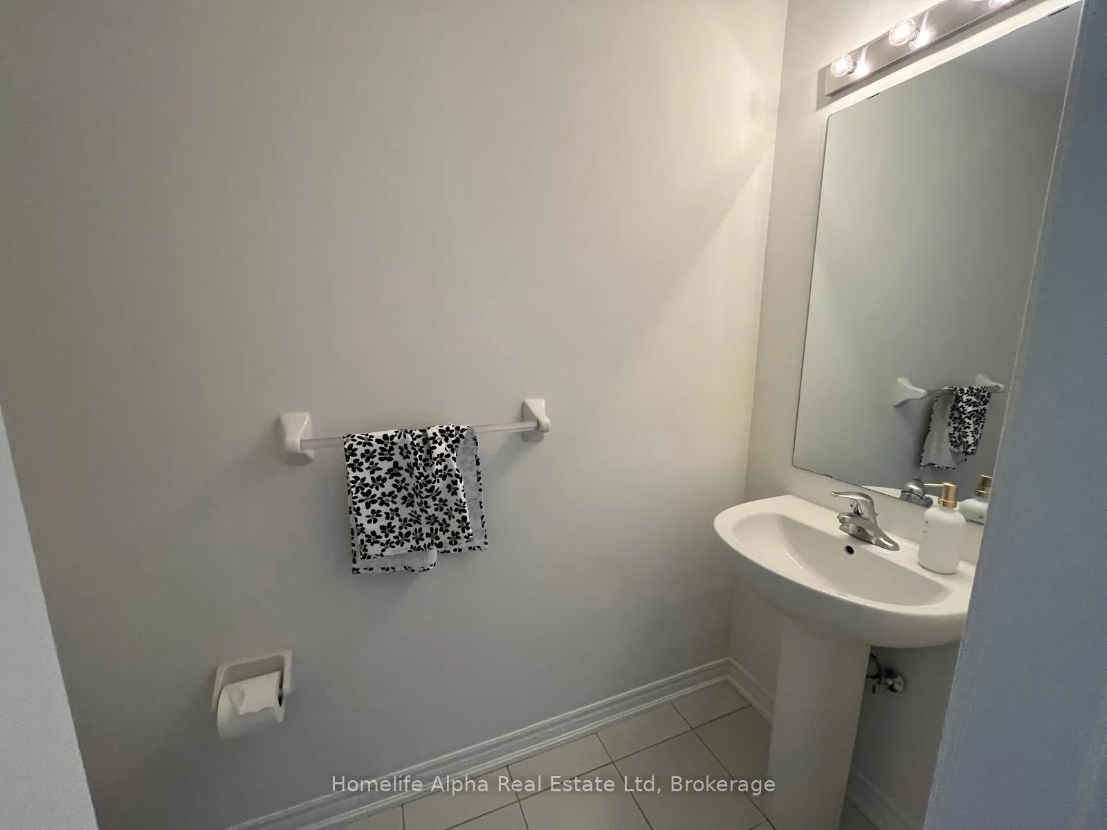 Photo 14 of 1260 Elizabeth MacKenzie Drive S, Pickering, Rural Pickering — HOMEH