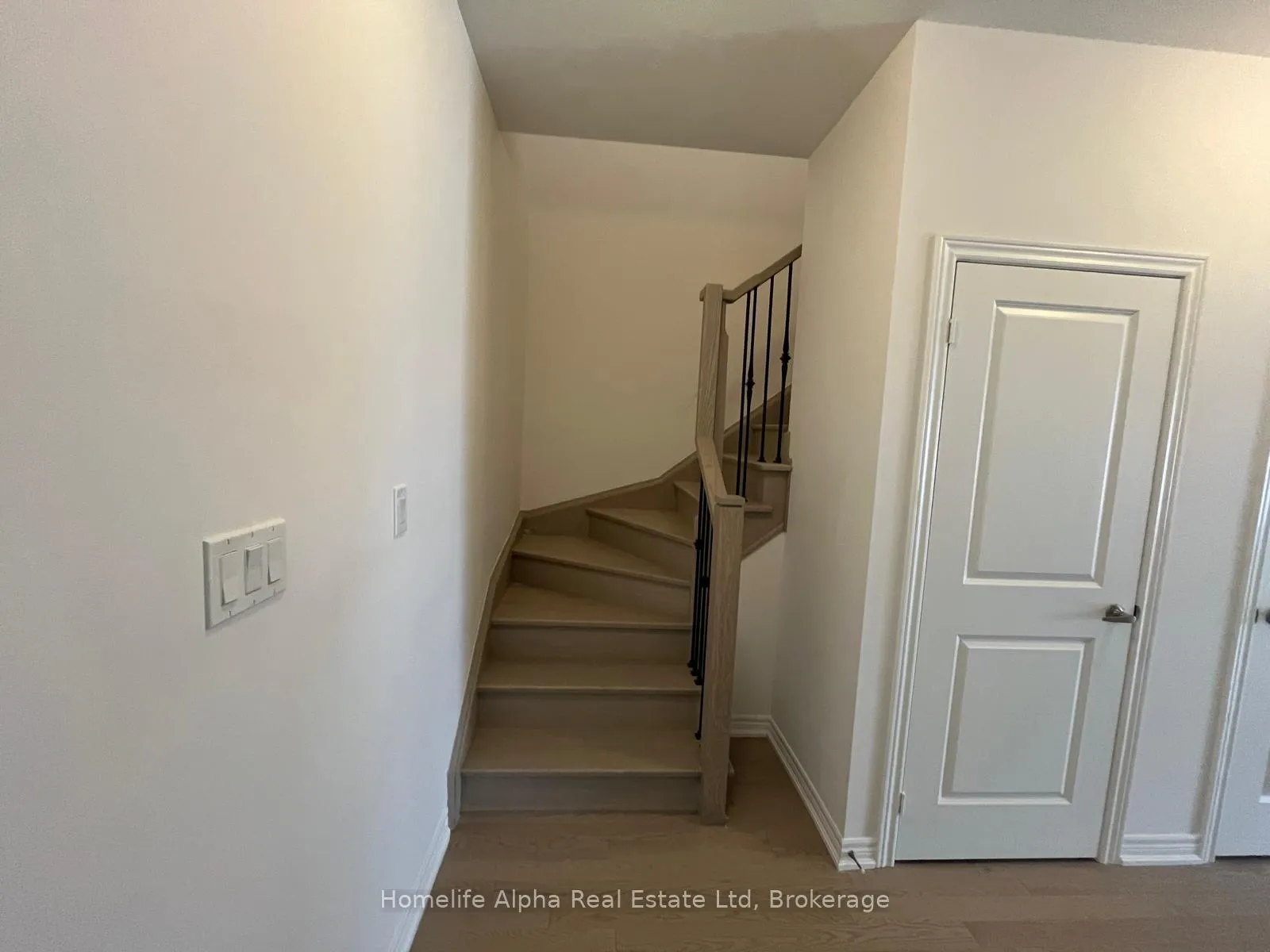 Photo 17 of 1260 Elizabeth MacKenzie Drive S, Pickering, Rural Pickering — HOMEH