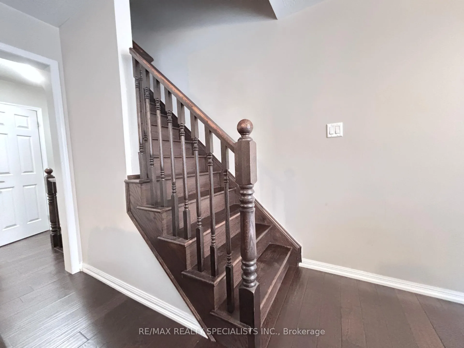 Photo 9 of 931 Nadalin Heights, Milton, Willmott — HOMEH
