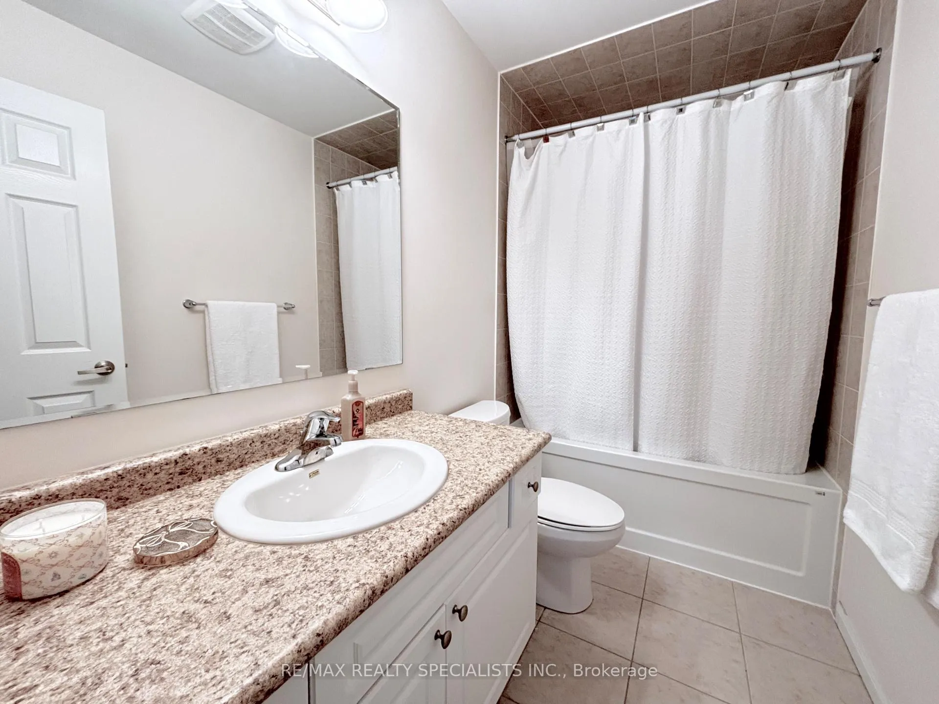 Photo 12 of 931 Nadalin Heights, Milton, Willmott — HOMEH