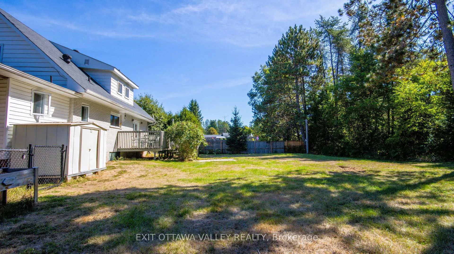 Photo 2 of 23 Sprucedale Avenue, Madawaska Valley, Madawaska Valley — HOMEH