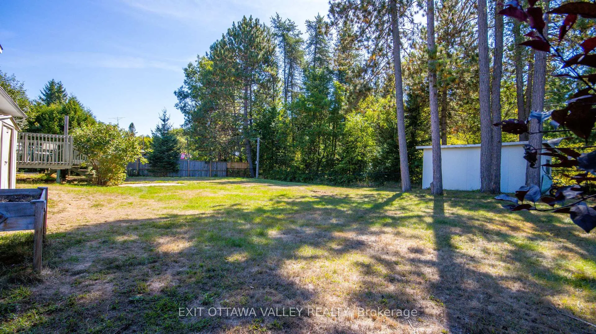 Photo 4 of 23 Sprucedale Avenue, Madawaska Valley, Madawaska Valley — HOMEH