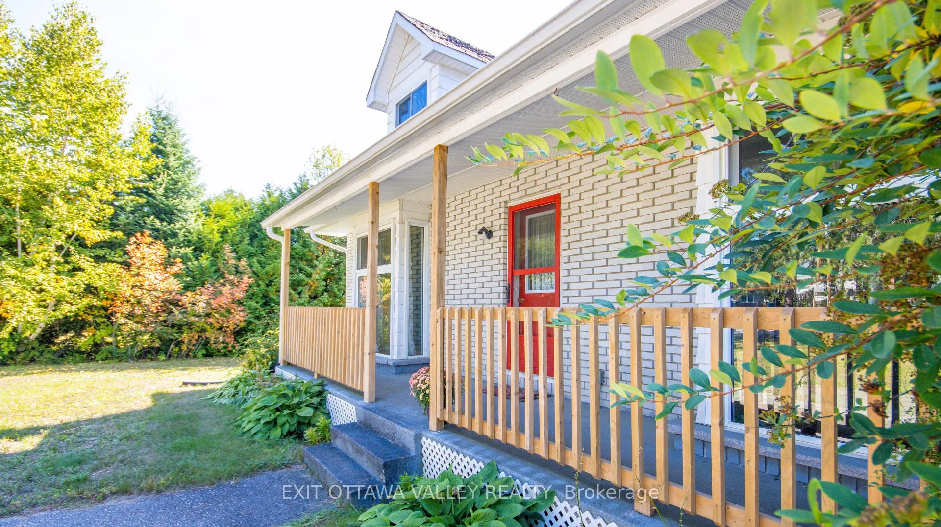 Photo 7 of 23 Sprucedale Avenue, Madawaska Valley, Madawaska Valley — HOMEH