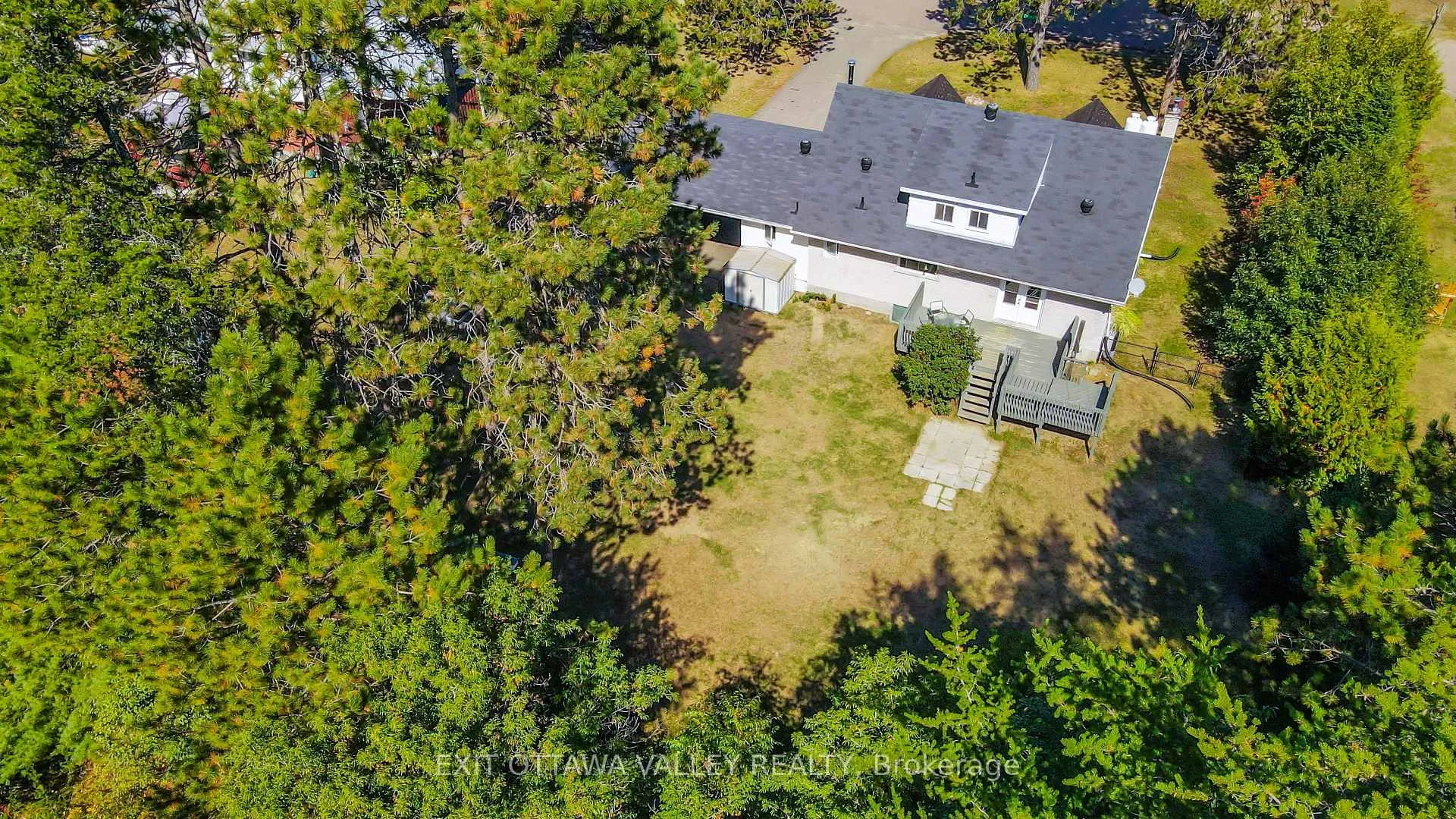 Photo 6 of 23 Sprucedale Avenue, Madawaska Valley, Madawaska Valley — HOMEH