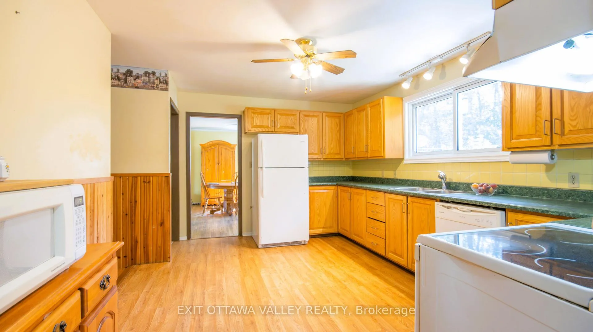 Photo 19 of 23 Sprucedale Avenue, Madawaska Valley, Madawaska Valley — HOMEH