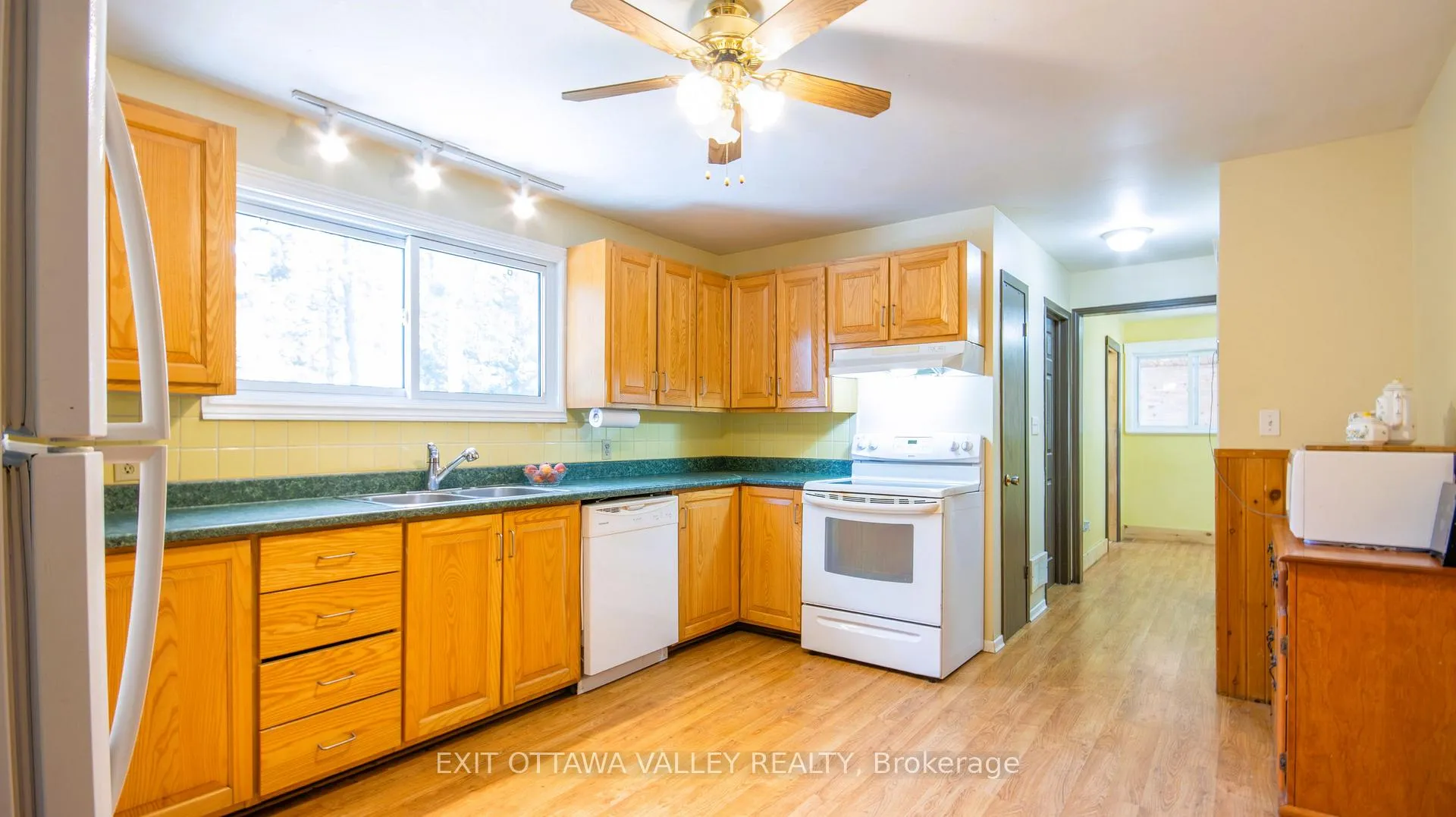 Photo 20 of 23 Sprucedale Avenue, Madawaska Valley, Madawaska Valley — HOMEH