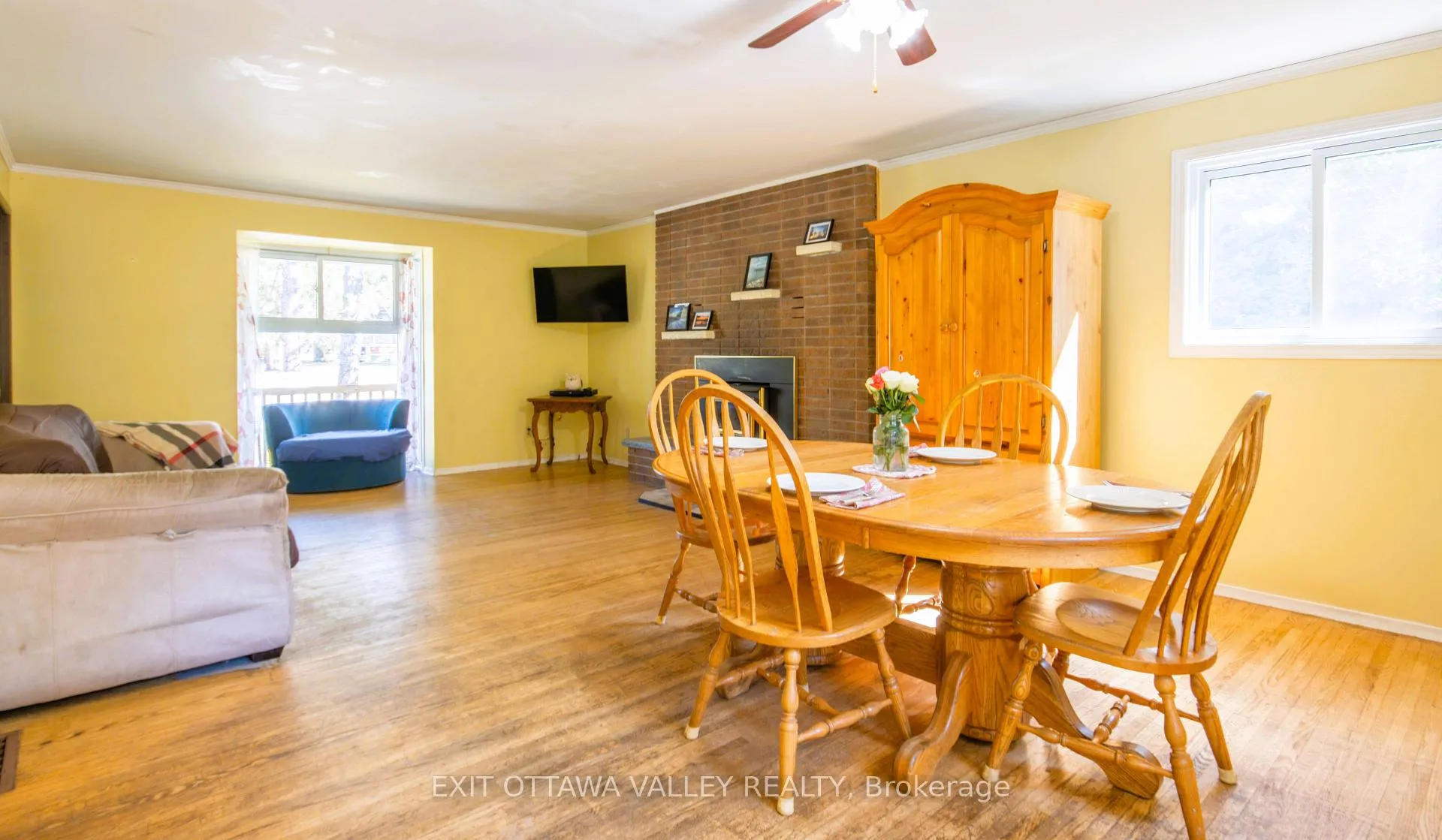 Photo 22 of 23 Sprucedale Avenue, Madawaska Valley, Madawaska Valley — HOMEH