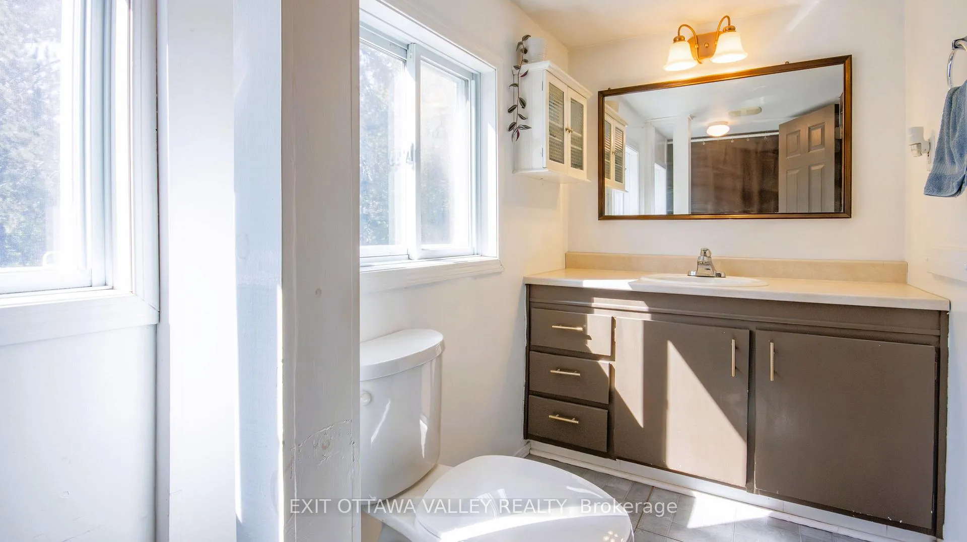Photo 25 of 23 Sprucedale Avenue, Madawaska Valley, Madawaska Valley — HOMEH